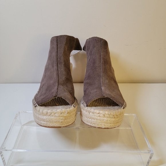 Kenneth Cole New York women' Olivia 2 Perf Espadrille Wedge Sandal  SIZE 8 - Picture 4 of 15